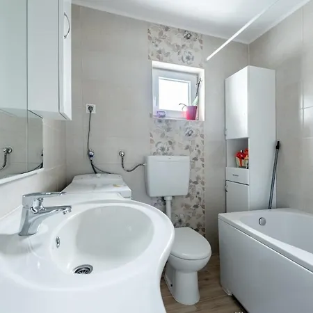Apartman Tea Valpovo Zewnętrze zdjęcie